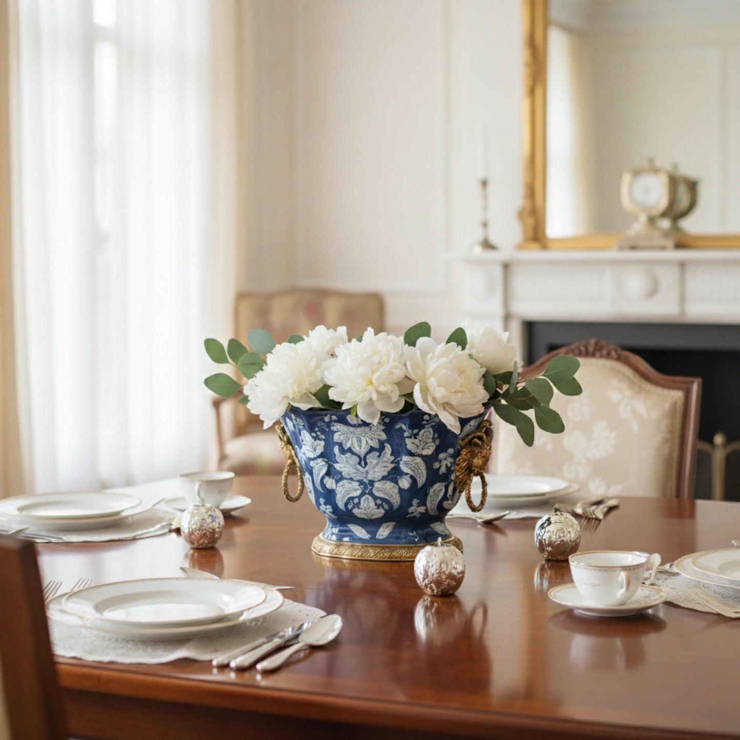 Kyoto Porcelain Planter Fleur de Lis