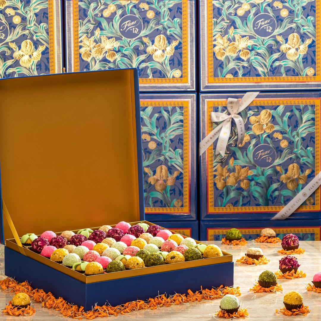 Buy Premium Mithai Gift Box | Luxury Indian Sweets for Festivals & Weddings - Fleur de Lis