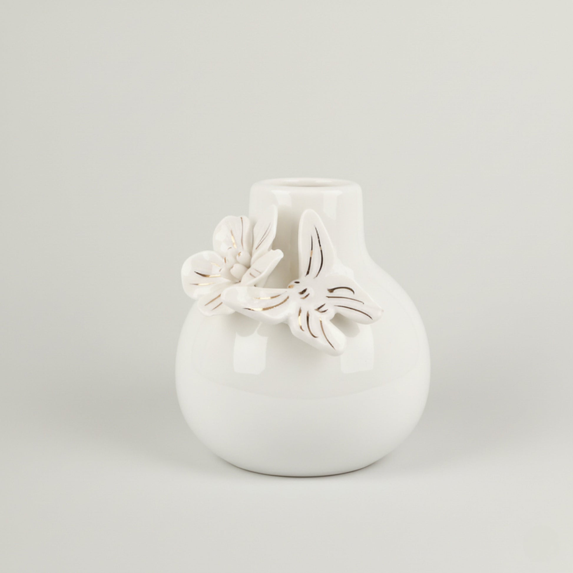 Blanc Butterfly Fleur de Lis