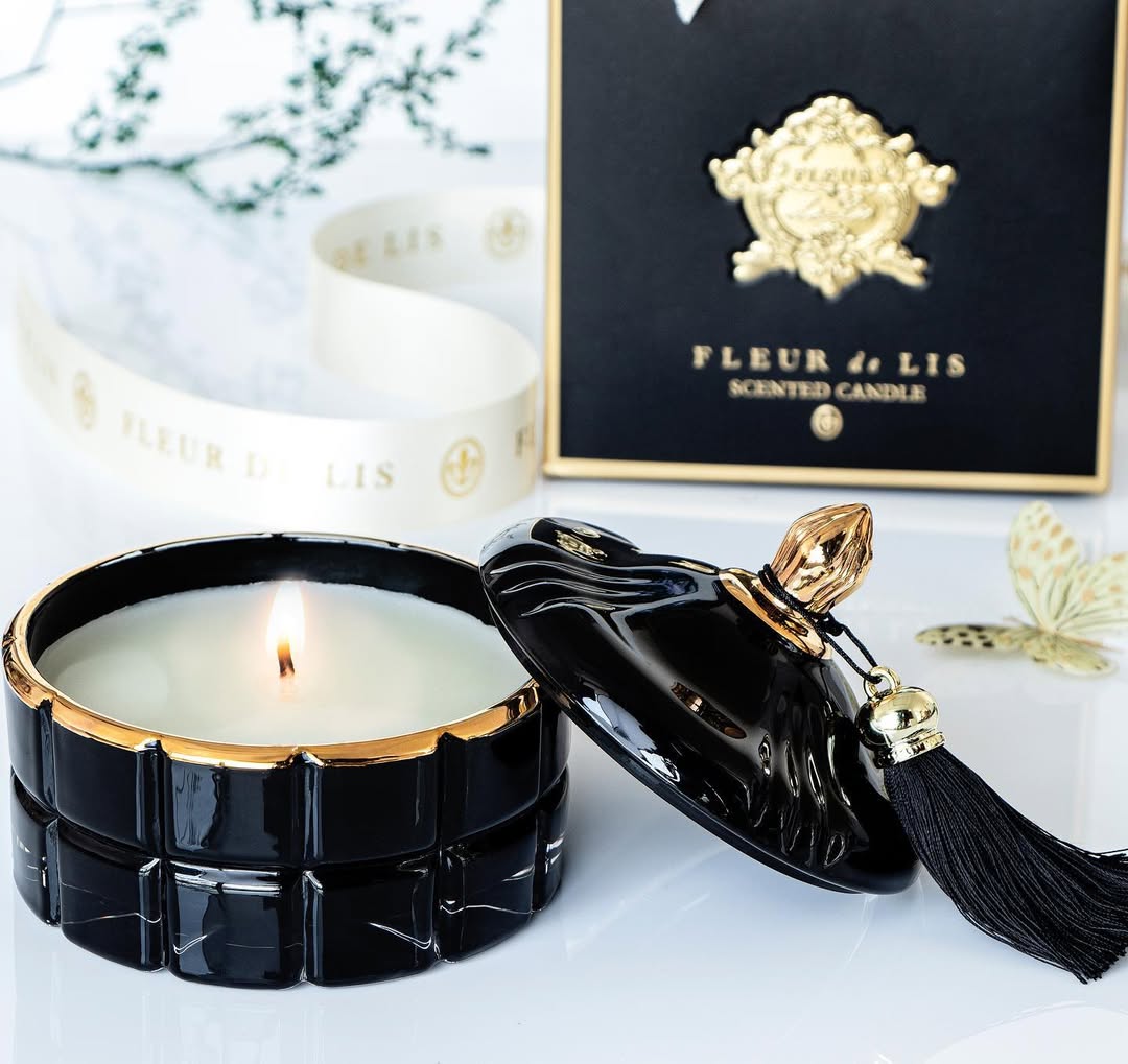 Dome Candle – Ash Black Fleur de Lis