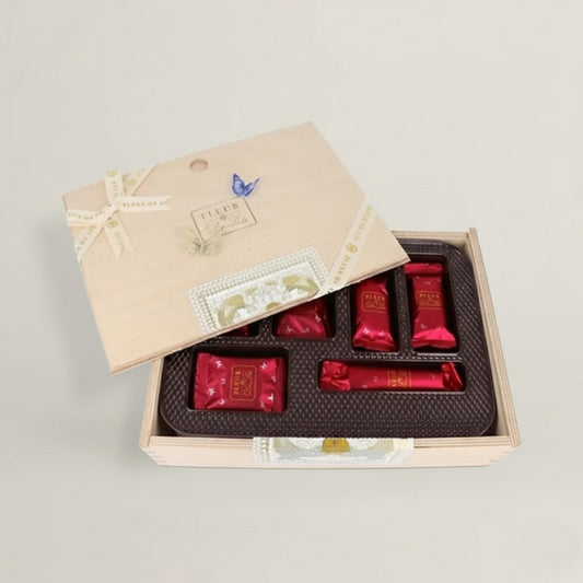 L' Original Fleur de Lis