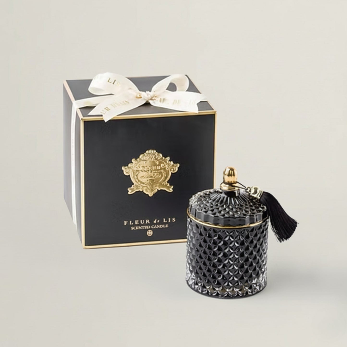 Pyramid Candle – Ash Black Fleur de Lis