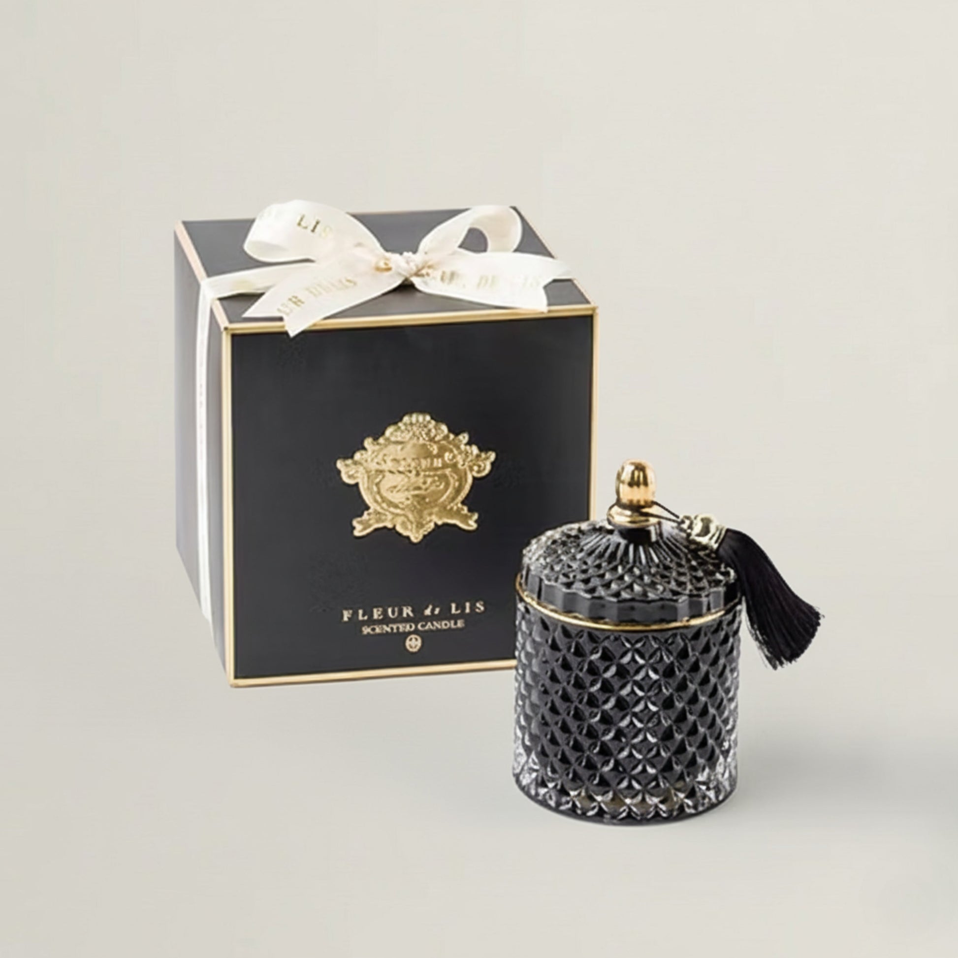 Pyramid Candle – Ash Black Fleur de Lis
