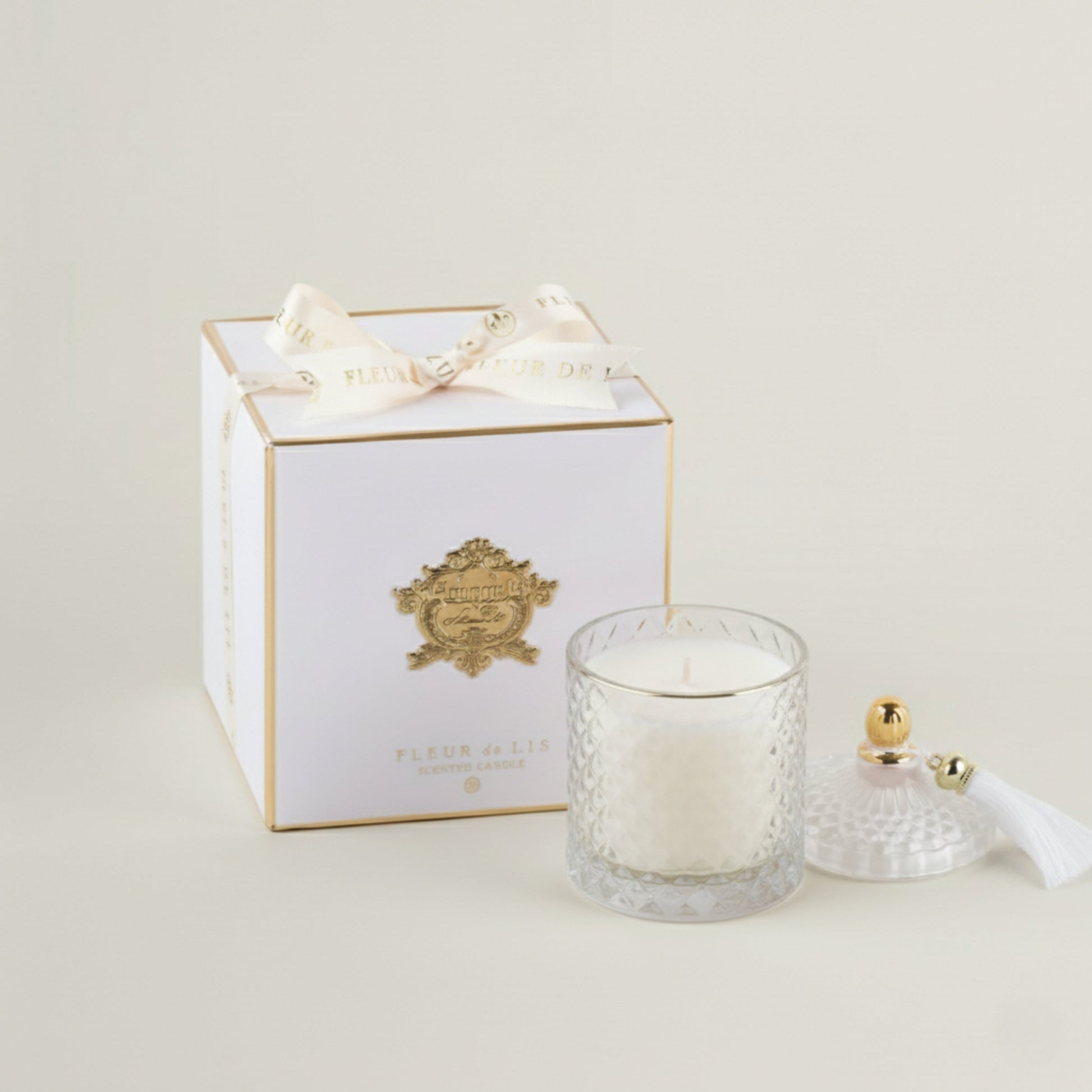 Pyramid Candle – Snow White Fleur de Lis