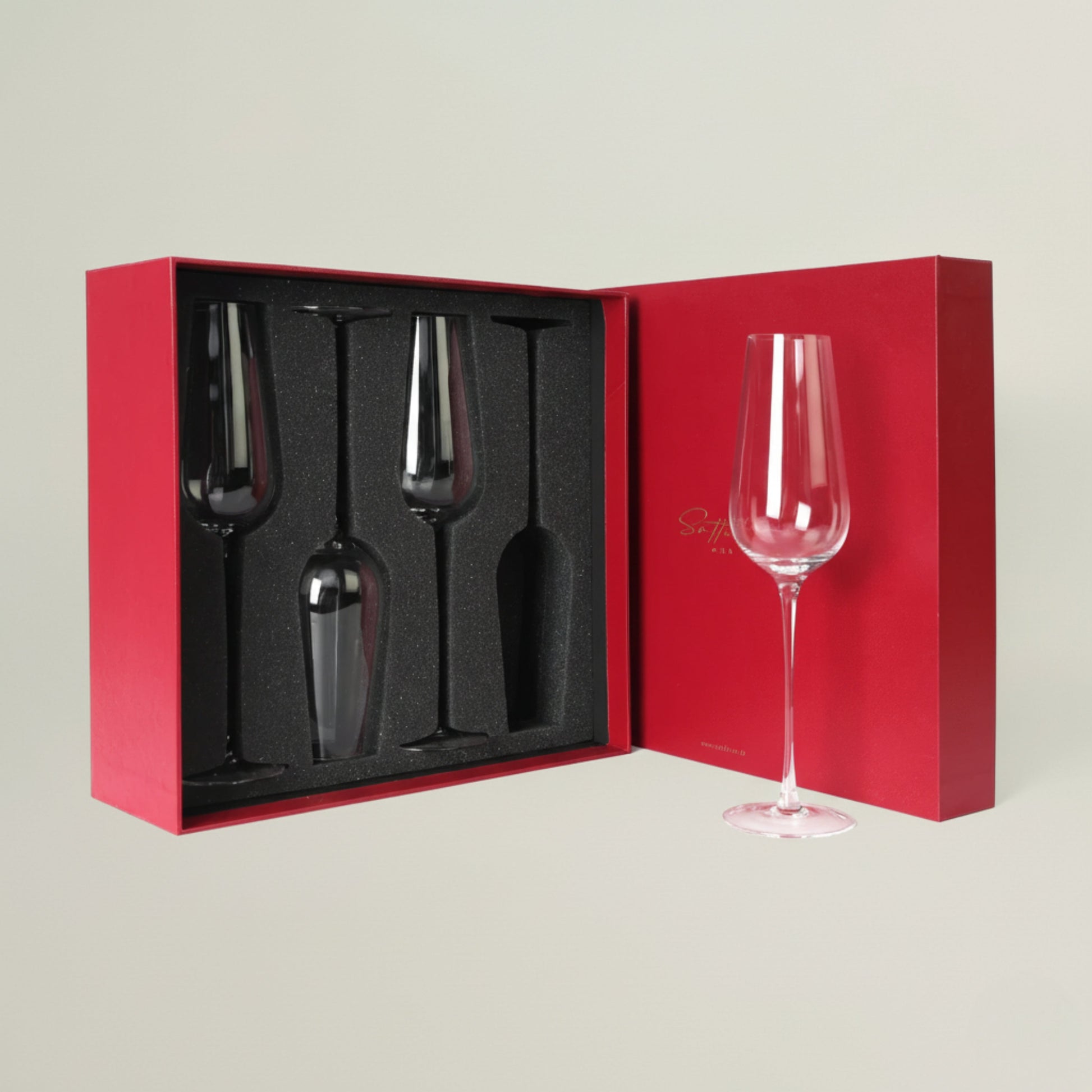 Set of 4 Elegant Flute Glasses Fleur de Lis