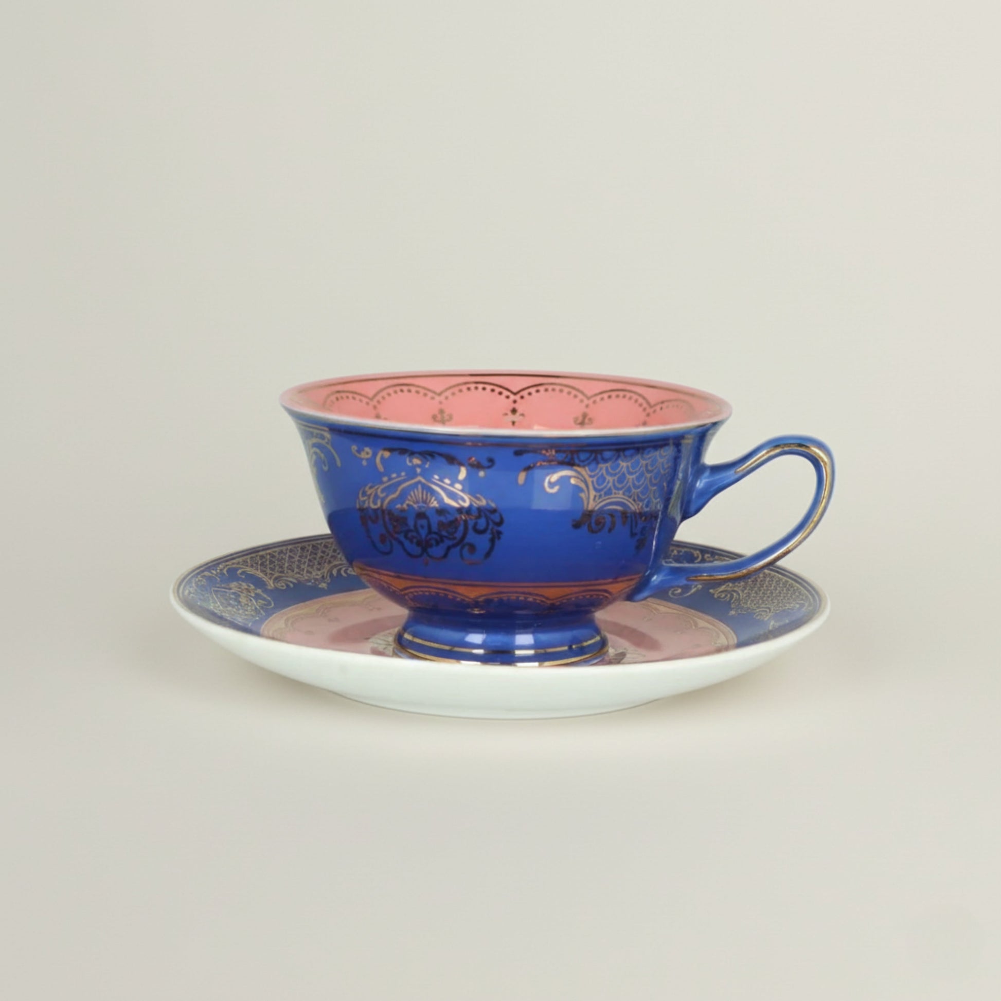 Set of 6 Elegant Ceramic Cup and Saucer Sets Fleur de Lis