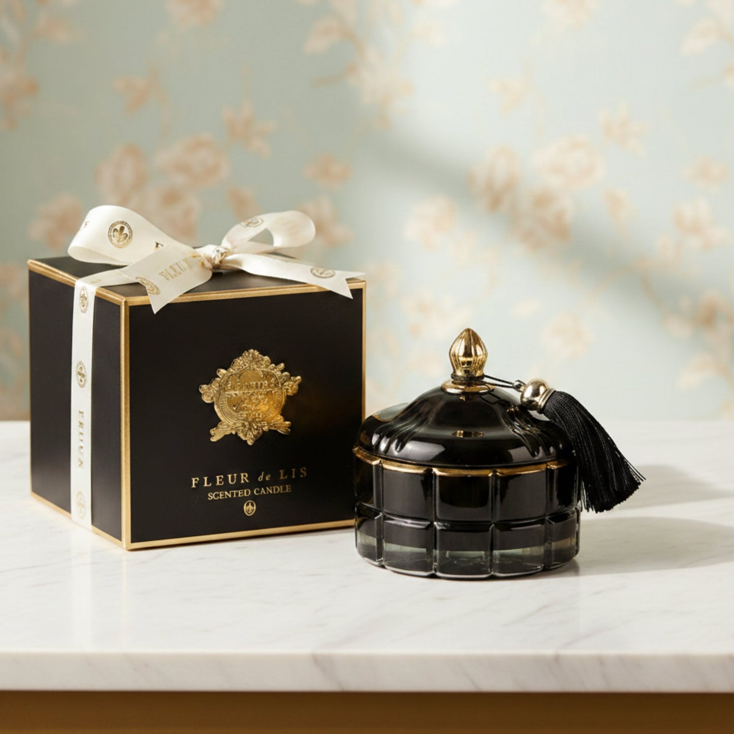 Dome Candle – Ash Black Fleur de Lis